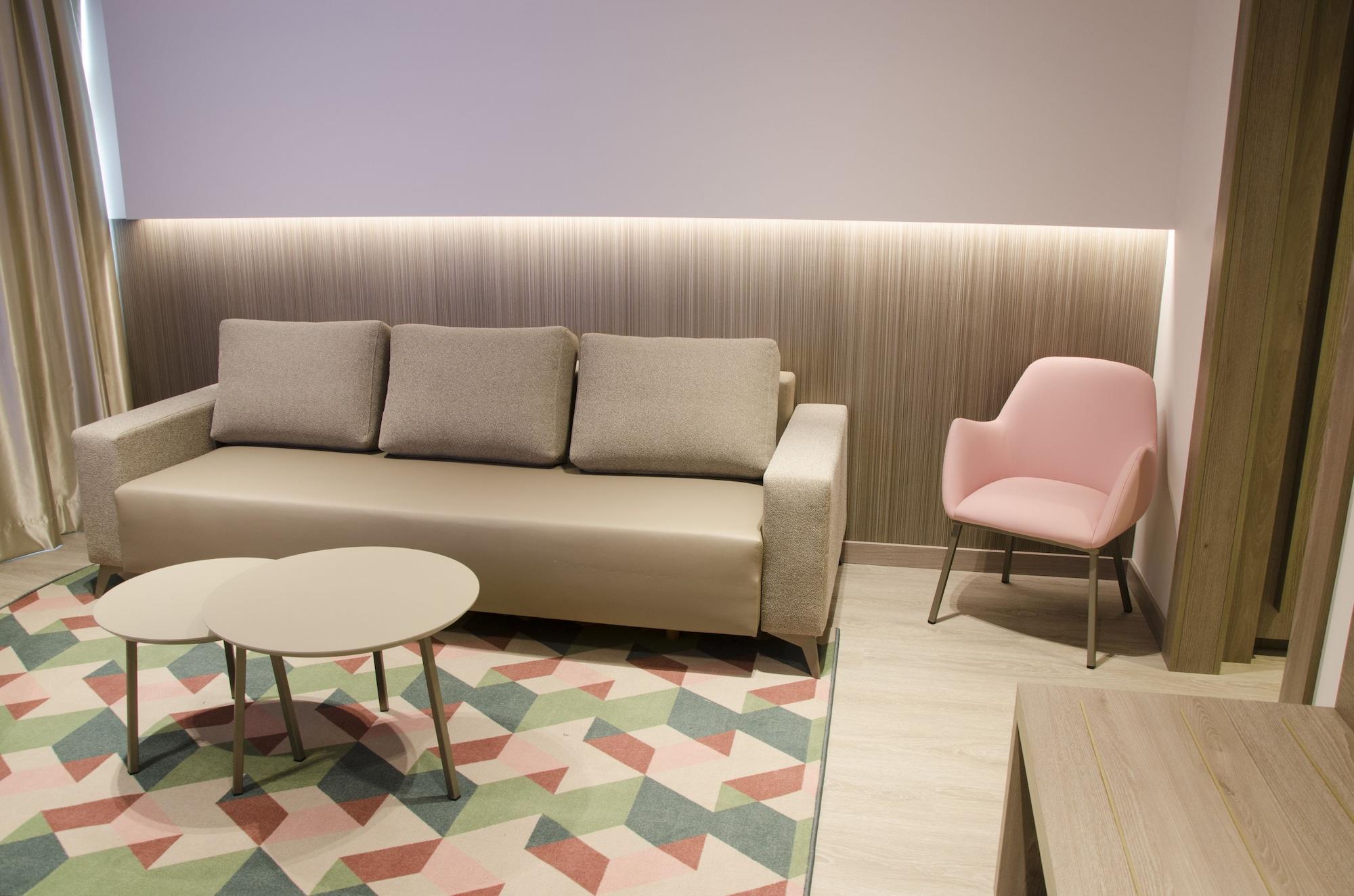 Grand Plaza Hotel & Wellness Andorra la Vella Bagian luar foto A suite at the hotel