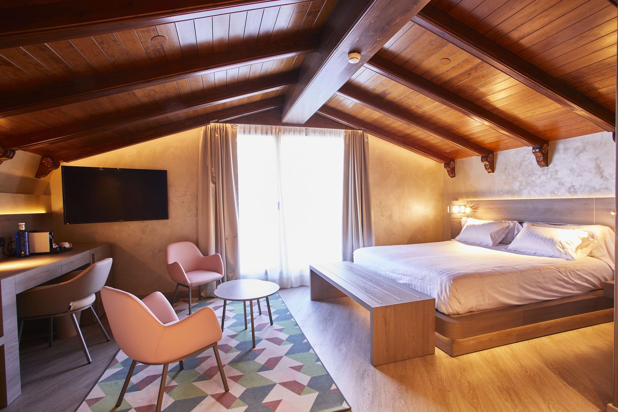 Grand Plaza Hotel & Wellness Andorra la Vella Bagian luar foto A room at the hotel