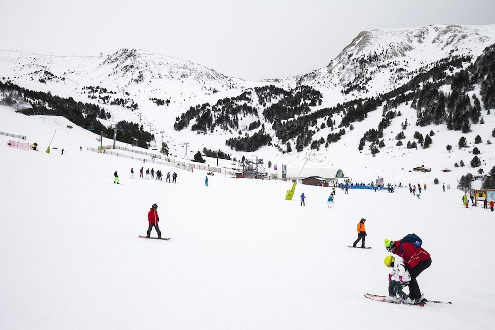 Grand Plaza Hotel & Wellness Andorra la Vella Bagian luar foto