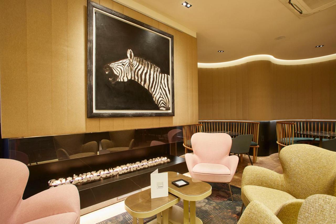 Grand Plaza Hotel & Wellness Andorra la Vella Bagian luar foto The lounge at the airport