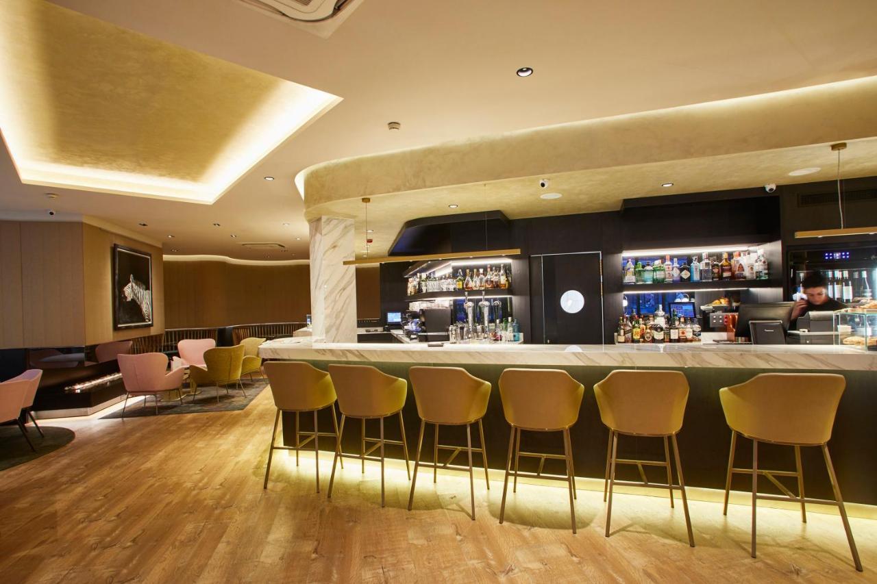 Grand Plaza Hotel & Wellness Andorra la Vella Bagian luar foto The bar at the lounge
